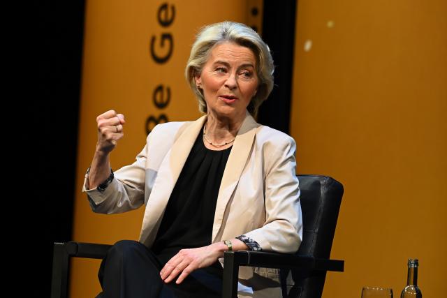 19 April 2026, Hamburg: European Commission President Ursula von der Leyen speaks during the anniversary event "80 Years with 'Die Zeit'" at the Deutsches Schauspielhaus. Photo: Jonas Walzberg/dpa