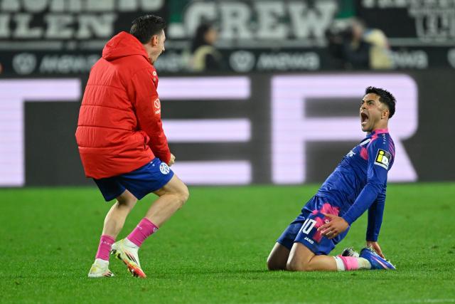 19 April 2026, North Rhine-Westphalia, Moenchengladbach: Mainz's Nadiem Amiri celebrates after scoring his side's first goal during the German Bundesliga soccer match between Borussia Moenchengladbach and FSV Mainz 05 at Borussia-Park Stadium. Photo: Ulrich Hufnagel/dpa - WICHTIGER HINWEIS: Gemäß den Vorgaben der DFL Deutsche Fußball Liga bzw. des DFB Deutscher Fußball-Bund ist es untersagt, in dem Stadion und/oder vom Spiel angefertigte Fotoaufnahmen in Form von Sequenzbildern und/oder videoähnlichen Fotostrecken zu verwerten bzw. verwerten zu lassen.