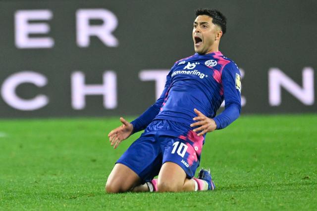 19 April 2026, North Rhine-Westphalia, Moenchengladbach: Mainz's Nadiem Amiri celebrates after scoring his side's first goal during the German Bundesliga soccer match between Borussia Moenchengladbach and FSV Mainz 05 at Borussia-Park Stadium. Photo: Ulrich Hufnagel/dpa - WICHTIGER HINWEIS: Gemäß den Vorgaben der DFL Deutsche Fußball Liga bzw. des DFB Deutscher Fußball-Bund ist es untersagt, in dem Stadion und/oder vom Spiel angefertigte Fotoaufnahmen in Form von Sequenzbildern und/oder videoähnlichen Fotostrecken zu verwerten bzw. verwerten zu lassen.