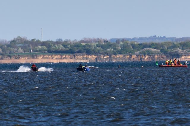 20 April 2026, Mecklenburg-Vorpommern, Weitendorf-Hof: A humpback whale is seen off the coast of Poel Island, blowing air from its blowhole after freeing itself from stranding near Wismar and travelling several kilometres, following days of rescue efforts by a private initiative. Photo: Marcus Golejewski/dpa