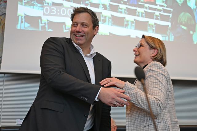 21 April 2026, Berlin: Lars Klingbeil, German Minister of Finance, and Stefanie Hubig, German Minister of Justice and Consumer Protection, attend the Social Democratic Party's parliamentary group meeting in Berlin. Photo: Markus Lenhardt/dpa
