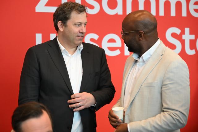 21 April 2026, Berlin: Lars Klingbeil, German Minister of Finance, and Armand Zorn, deputy leader of the SPD parliamentary group, attend the Social Democratic Party's parliamentary group meeting in Berlin. Photo: Markus Lenhardt/dpa