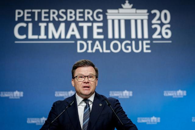 21 April 2026, Berlin: German Minister for the Environment, Climate Action, Nature Conservation, and Nuclear Safety Carsten Schneider speaks at the 17th Petersberg Climate Dialogue. Photo: Kay Nietfeld/dpa