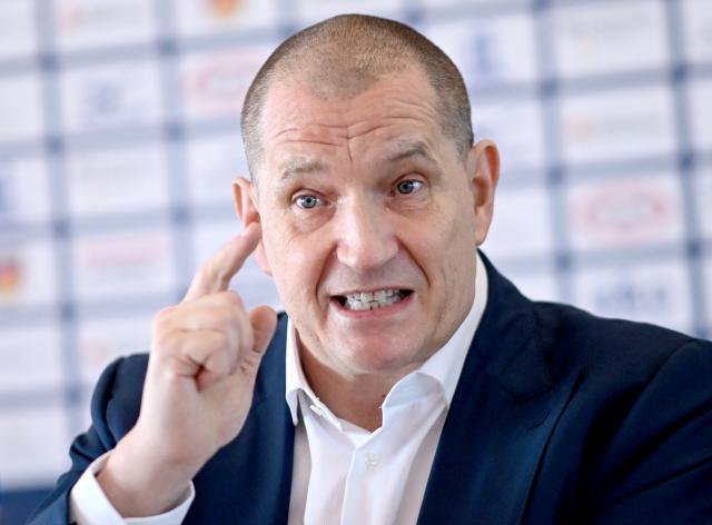 FILED - 26 February 2026, Berlin: DESG President Matthias Grosse addresses media reports of irregularities within the association during a press conference held by the German Speed Skating and Short Track Association (DESG). Photo: Britta Pedersen/dpa