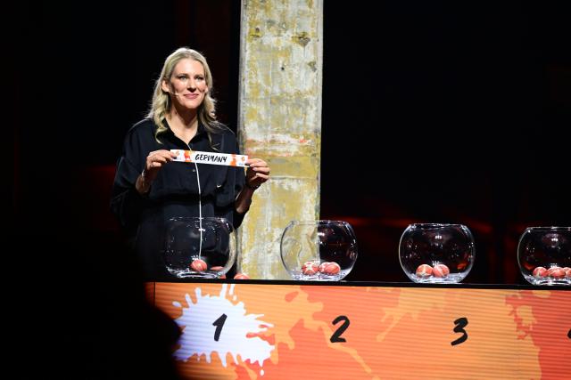 21 April 2026, Berlin: Former Australian basketball player Lauren Jackson draw the lot for Germany during the draw ceremony for the 2026 FIBA Women's Basketball World Cup. The World Cup will take place in Berlin from September 4 to 13. Photo: Sebastian Gollnow/dpa