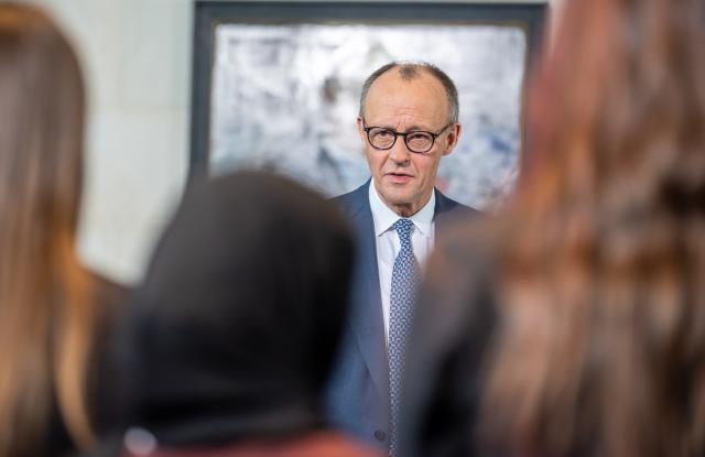 22 April 2026, Berlin: German Chancellor Friedrich Merz receives schoolgirls from Berlin schools at the start of Girls' Day in the Federal Chancellery. Photo: Michael Kappeler/dpa