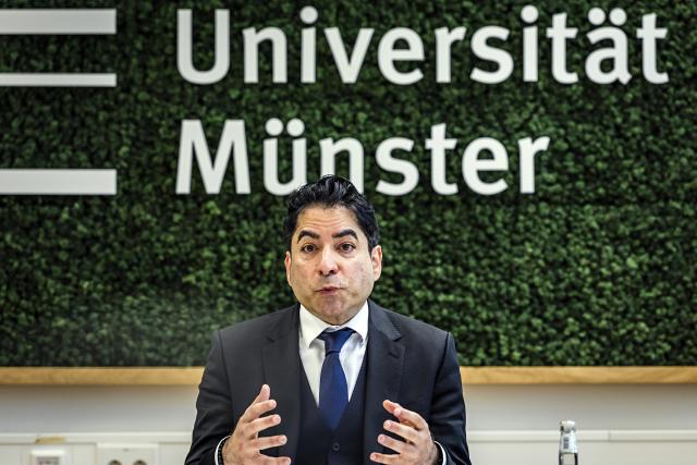 22 April 2026, North Rhine-Westphalia, Muenster: Prof. Dr. Mouhanad Khorchide, Director of the Center for Islamic Theology and founding dean of the new faculty, speaks during a press conference. A Faculty of Islamic Theology will commence its work at the University of Muenster on July 1. Photo: Lars Berg/dpa