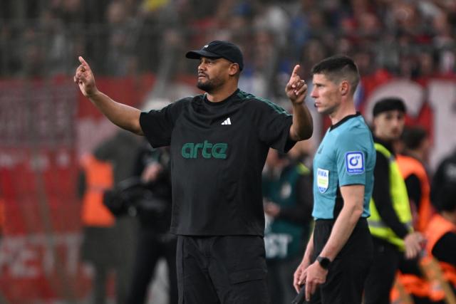 22 April 2026, North Rhine-Westphalia, Leverkusen: Bayern Munich coach Vincent Kompany gestures on the sideline during the German DFB Cup semifinal soccer match between Bayer Leverkusen and Bayern Munich at BayArena. Photo: Federico Gambarini/dpa - IMPORTANT NOTICE: DFL and DFB regulations prohibit any use of photographs as image sequences and/or quasi-video.