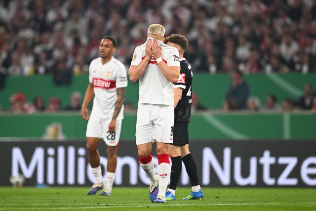 23 April 2026, Baden-Wuerttemberg, Stuttgart: Stuttgart's Ermedin Demirovic reacts during the German DFB Cup semifinal soccer match between VfB Stuttgart and SC Freiburg at MHPArena. Photo: Tom Weller/dpa - IMPORTANT NOTICE: DFL and DFB regulations prohibit any use of photographs as image sequences and/or quasi-video.