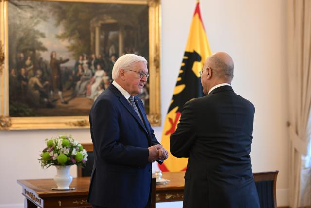 24 April 2026, Berlin: German President Frank-Walter Steinmeier (L) receives Barham Salih, United Nations High Commissioner for Refugees, for talks at Bellevue Palace. Photo: Bernd von Jutrczenka/dpa