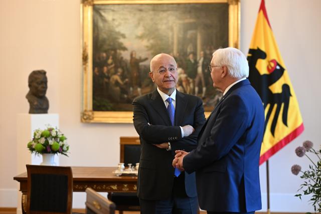 24 April 2026, Berlin: German President Frank-Walter Steinmeier (L) receives Barham Salih, United Nations High Commissioner for Refugees, for talks at Bellevue Palace. Photo: Bernd von Jutrczenka/dpa