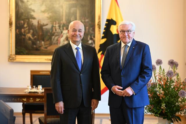 24 April 2026, Berlin: German President Frank-Walter Steinmeier (L) receives Barham Salih, United Nations High Commissioner for Refugees, for talks at Bellevue Palace. Photo: Bernd von Jutrczenka/dpa