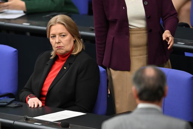 24 April 2026, Berlin: Baerbel Bas (L), German Minister of Labor and Social Affairs, attends the plenary session of the German Parliament (Bundestag) in Berlin. Photo: Markus Lenhardt/dpa
