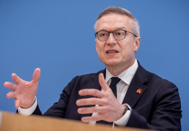 24 April 2026, Berlin: Karsten Wildberger, German Minister for Digitalization and State Modernization, takes part in a press conference with Evan Solomon, Canadian Minister for Artificial Intelligence and Digital Innovation, on the German-Canadian Partnership for Sovereign AI. Photo: Michael Kappeler/dpa