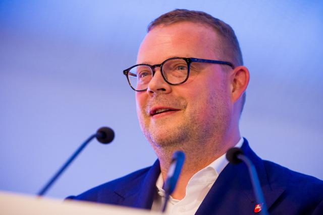 25 April 2026, Lower Saxony, Doetlingen: Ansgar Schledde, state chairman of the Alternative for Germany (AfD) in Lower Saxony, speaks at the state party conference. The party conference takes place almost five months before the local elections and coincides with a period of tension within the party. Photo: Moritz Frankenberg/dpa