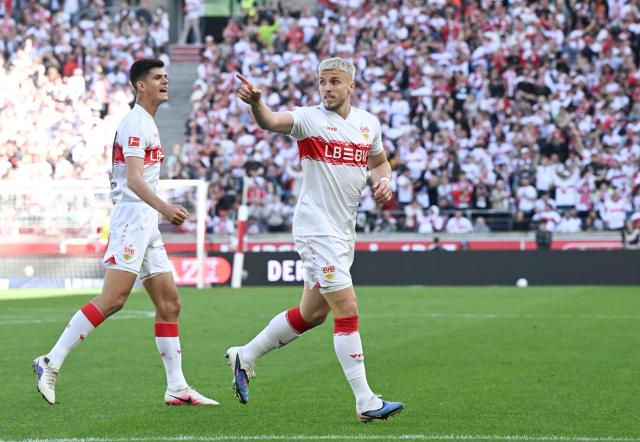 26 April 2026, Baden-Wuerttemberg, Stuttgart: Stuttgart's Ermedin Demiroviae celebrates scoring his side's first goal during the German Bundesliga soccer match between VfB Stuttgart and Werder Bremen at MHPArena. Photo: Bernd Weißbrod/dpa - WICHTIGER HINWEIS: Gemäß den Vorgaben der DFL Deutsche Fußball Liga bzw. des DFB Deutscher Fußball-Bund ist es untersagt, in dem Stadion und/oder vom Spiel angefertigte Fotoaufnahmen in Form von Sequenzbildern und/oder videoähnlichen Fotostrecken zu verwerten bzw. verwerten zu lassen.