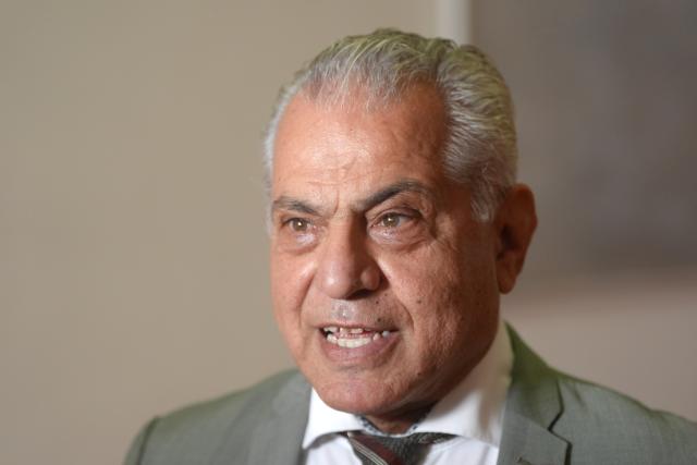 27 April 2026, Rhineland-Palatinate, Koblenz: Defense attorney Jamil Azem delivers a statement before the start of the trial against a former Syrian prison guard charged with murder and crimes against humanity at the Higher Regional Court in Koblenz. The 48-year-old defendant is alleged to have worked as a guard at a Syrian intelligence service prison in Damascus during the Syrian civil war. Photo: Thomas Frey/dpa