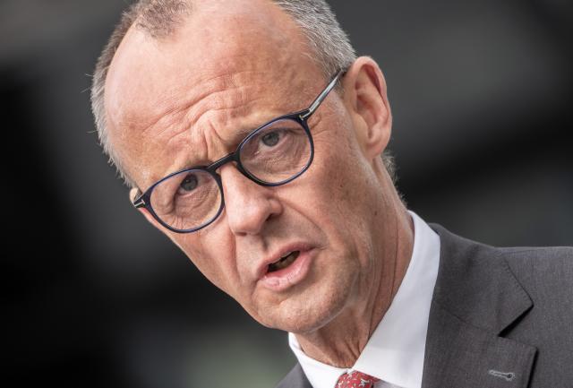 27 April 2026, Berlin: German Chancellor Friedrich Merz speaks during a press statement at the two-day closed-door meeting of the executive committee of the Christian Democratic Union (CDU)/Christian Social Union (CSU) parliamentary group in the Bundestag. Photo: Michael Kappeler/dpa