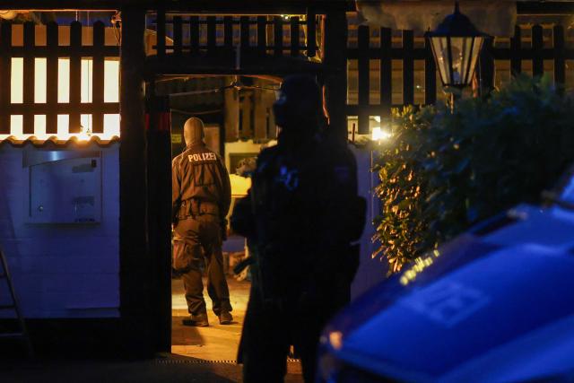 28 April 2026, North Rhine-Westphalia, Hilden: Police officers search the Hells Angels clubhouse in Hilden. Photo: Christoph Reichwein/dpa