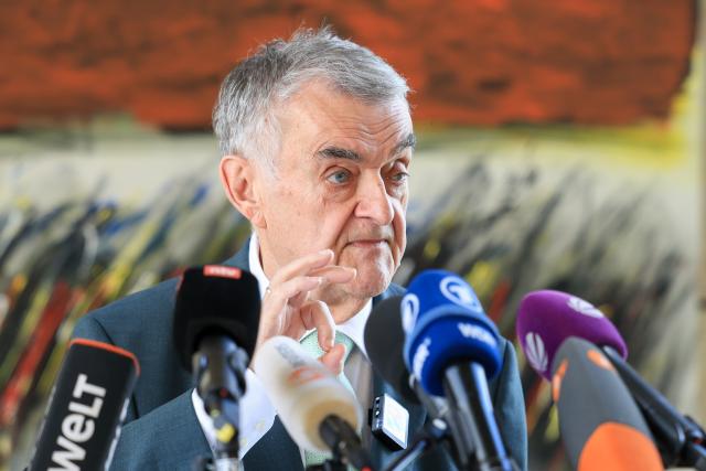 28 April 2026, North Rhine-Westphalia, Duesseldorf: Herbert Reul, Minister of the Interior of North Rhine-Westphalia, gives a statement in the state parliament on the numerous raids against the Hells Angels. The police in North Rhine-Westphalia carry out a large-scale raid against the rocker group. Photo: Christoph Reichwein/dpa