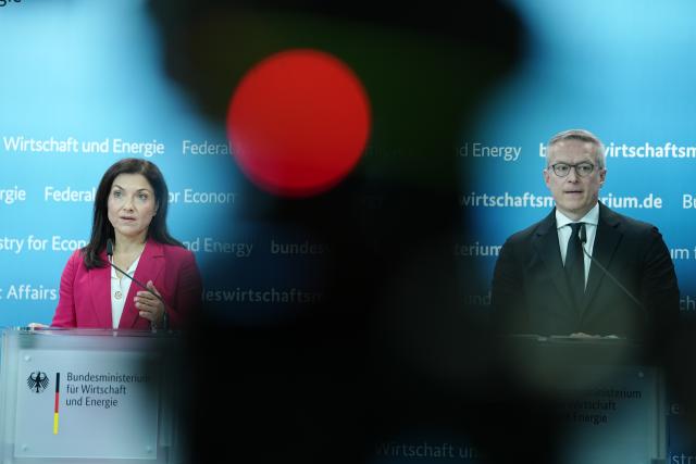 28 April 2026, Berlin: Katherina Reiche German Minister for Economic Affairs and Energy, and Karsten Wildberger (non-party), German Minister for Digital and State Modernization, hold a press conference at the German Ministry for Economic Affairs and Energy. Photo: Kay Nietfeld/dpa