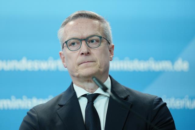 28 April 2026, Berlin: Karsten Wildberger, German Minister for Digital Affairs and State Modernization, holds a press conference at the Federal Ministry for Economic Affairs and Energy with the Federal Minister for Economic Affairs and Energy, Reiche, and representatives of the Expert Commission on AI and Competition. Photo: Kay Nietfeld/dpa