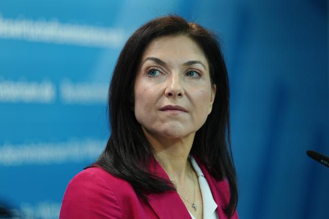 28 April 2026, Berlin: Katherina Reiche, German Minister for Economic Affairs and Energy, holds a press conference at the Federal Ministry for Economic Affairs and Energy with the Federal Minister for Digital and State Modernization, Wildberger, and representatives of the Expert Commission on AI and Competition. Photo: Kay Nietfeld/dpa