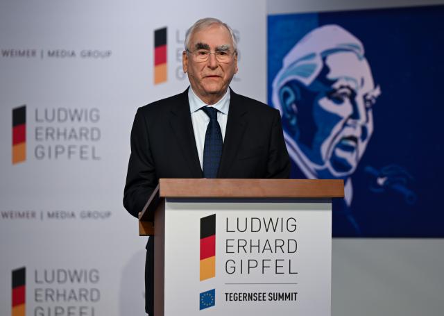 28 April 2026, Bavaria, Gmund Am Tegernsee: Theo Waigel, Honorary chairman of the Christian Social Union in Bavaria (CSU) and former German Minister of Finance, speaks during the Ludwig Erhard Summit. Photo: Sven Hoppe/dpa