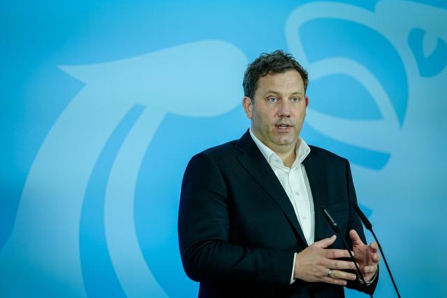 28 April 2026, Berlin: German Minister of Finance Lars Klingbeil speaks during a press conference following a roundtable discussion on strengthening German-Ukrainian cooperation in the security and defense industry. Photo: Kay Nietfeld/dpa