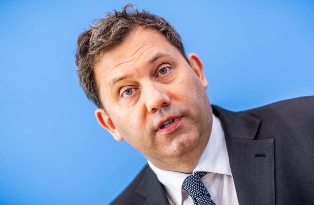 29 April 2026, Berlin: Lars Klingbeil, German Minister of Finance, takes part in the press conference on the government's draft budget for 2027 and the financial plan for 2028-2030. Photo: Michael Kappeler/dpa