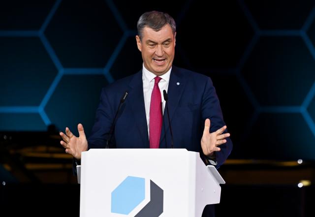 29 April 2026, Bavaria, Munich: Minister-President of Bavaria Markus Soeder takes the stage as the presenter at the German Computer Game Awards (DCP). Photo: Sven Hoppe/dpa