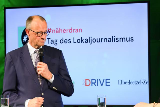 30 April 2026, Saxony-Anhalt, Salzwedel: German Chancellor Friedrich Merz speaks to the participants of the "Day of Local Journalism" at the Kulturhaus in Salzwedel. Local newspapers and media companies invited readers to a dialog with the Chancellor. Photo: Klaus-Dietmar Gabbert/dpa