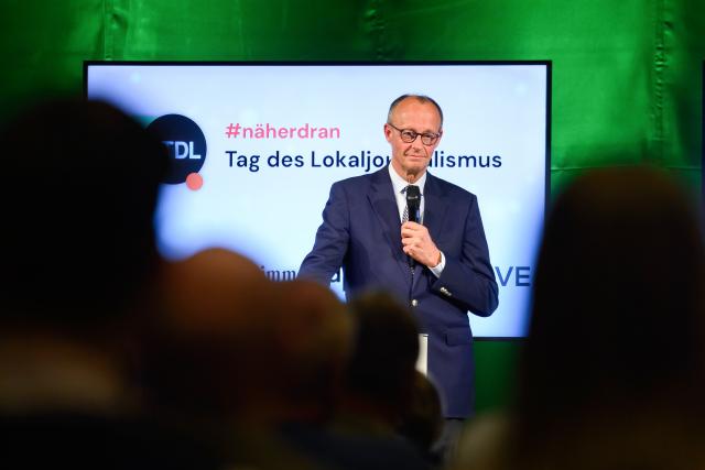 30 April 2026, Saxony-Anhalt, Salzwedel: German Chancellor Friedrich Merz speaks to the participants of the "Day of Local Journalism" at the Kulturhaus in Salzwedel. Local newspapers and media companies invited readers to a dialog with the Chancellor. Photo: Klaus-Dietmar Gabbert/dpa