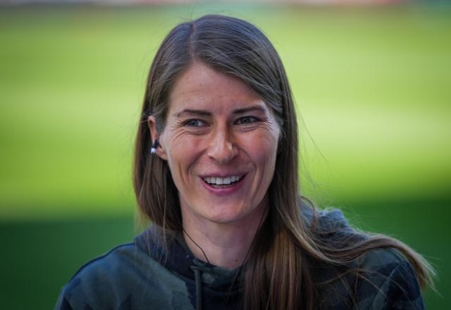 02 May 2026, Berlin: Union Berlin coach Marie-Louise Eta gives an interview prior to the start of the German Bundesliga soccer match between 1. FC Union Berlin and 1. FC Cologne at An der Alten Foersterei. Photo: Soeren Stache/dpa - WICHTIGER HINWEIS: Gemäß den Vorgaben der DFL Deutsche Fußball Liga bzw. des DFB Deutscher Fußball-Bund ist es untersagt, in dem Stadion und/oder vom Spiel angefertigte Fotoaufnahmen in Form von Sequenzbildern und/oder videoähnlichen Fotostrecken zu verwerten bzw. verwerten zu lassen.