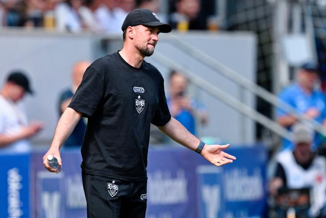 02 May 2026, Baden-Wuerttemberg, Sinsheim: Stuttgart coach Sebastian Hoeness gestures on the touchline during the German Bundesliga soccer match between TSG 1899 Hoffenheim and VfB Stuttgart at PreZero Arena. Photo: Uwe Anspach/dpa - WICHTIGER HINWEIS: Gemäß den Vorgaben der DFL Deutsche Fußball Liga bzw. des DFB Deutscher Fußball-Bund ist es untersagt, in dem Stadion und/oder vom Spiel angefertigte Fotoaufnahmen in Form von Sequenzbildern und/oder videoähnlichen Fotostrecken zu verwerten bzw. verwerten zu lassen.