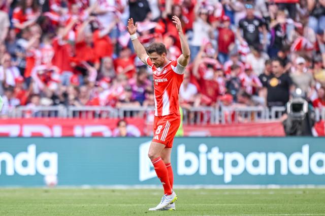 02 May 2026, Bavaria, Munich: Bayern Munich's Leon Goretzka celebrates scoring his side's first goal during the German Bundesliga soccer match between Bayern Munich and 1. FC Heidenheim at Allianz Arena. Photo: Harry Langer/dpa - WICHTIGER HINWEIS: Gemäß den Vorgaben der DFL Deutsche Fußball Liga bzw. des DFB Deutscher Fußball-Bund ist es untersagt, in dem Stadion und/oder vom Spiel angefertigte Fotoaufnahmen in Form von Sequenzbildern und/oder videoähnlichen Fotostrecken zu verwerten bzw. verwerten zu lassen.