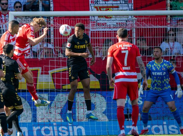 02 May 2026, Berlin: Union Berlin's Tom Rothe (3rd L) scores his side's first goal during the German Bundesliga soccer match between 1. FC Union Berlin and 1. FC Cologne at An der Alten Foersterei. Photo: Soeren Stache/dpa - WICHTIGER HINWEIS: Gemäß den Vorgaben der DFL Deutsche Fußball Liga bzw. des DFB Deutscher Fußball-Bund ist es untersagt, in dem Stadion und/oder vom Spiel angefertigte Fotoaufnahmen in Form von Sequenzbildern und/oder videoähnlichen Fotostrecken zu verwerten bzw. verwerten zu lassen.
