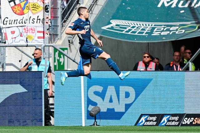 02 May 2026, Baden-Wuerttemberg, Sinsheim: Hoffenheim's Andrej Kramaric celebrates scoring his side's first goal during the German Bundesliga soccer match between TSG 1899 Hoffenheim and VfB Stuttgart at PreZero Arena. Photo: Uwe Anspach/dpa - WICHTIGER HINWEIS: Gemäß den Vorgaben der DFL Deutsche Fußball Liga bzw. des DFB Deutscher Fußball-Bund ist es untersagt, in dem Stadion und/oder vom Spiel angefertigte Fotoaufnahmen in Form von Sequenzbildern und/oder videoähnlichen Fotostrecken zu verwerten bzw. verwerten zu lassen.