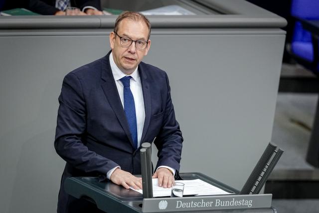 FILED - 26 March 2026, Berlin: FILE PHOTO - Parliamentary Commissioner for the Armed Forces Henning Otte speaks in the plenary session of the Bundestag on the Parliamentary Commissioner's annual report. Photo: Kay Nietfeld/dpa