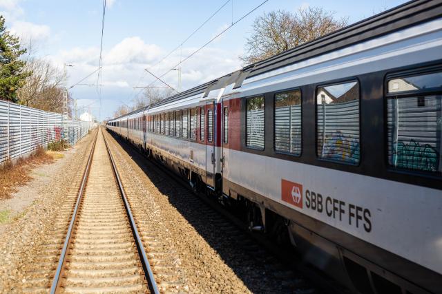 FILED - 19 February 2020, Baden-Württemberg, Karlsruhe: FILE PHOTO - A Swiss Federal Railways (SBB CFF FFS) train is traveling on the route between Rastatt and Karlsruhe. Photo: Philipp von Ditfurth/dpa