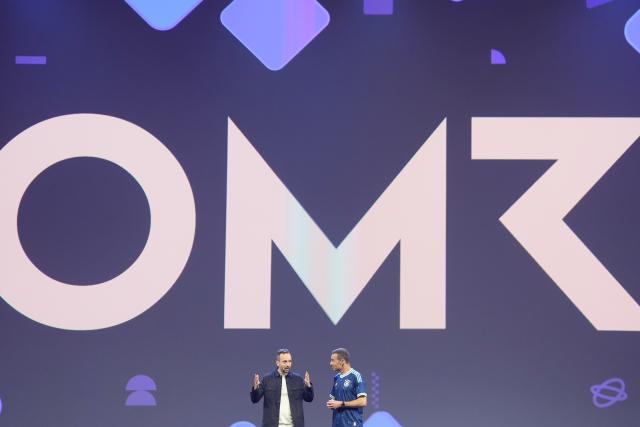 05 May 2026, Hamburg: Philipp Westermeyer (L), founder of the digital trade fair OMR, and presenter Kai Pflaume are on stage during the digital trade fair OMR in the exhibition halls of Hamburg Messe. Photo: Marcus Brandt/dpa