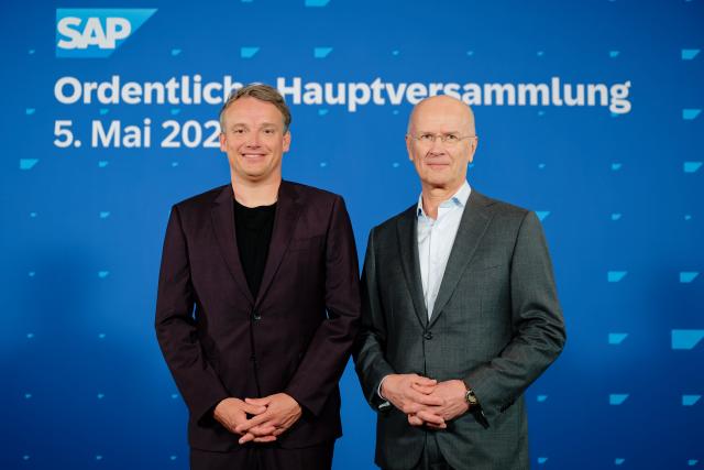 05 May 2026, Baden-Württemberg, Walldorf: Christian Klein (L), CEO of the software group SAP, and Pekka Ala-Pietila, Chairman of the Supervisory Board of SAP SE, stand next to each other before the virtual Annual General Meeting of the software group SAP. Photo: Uwe Anspach/dpa