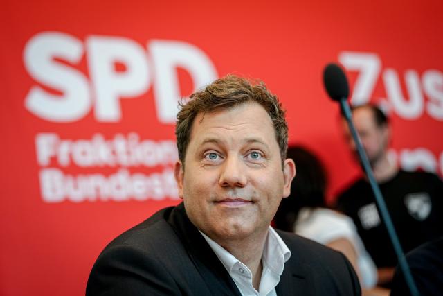 05 May 2026, Berlin: German Minister of Finance and Social Democratic Party of Germany (SPD) Federal Chairman Lars Klingbeil attends the meeting of the SPD parliamentary group in the Bundestag to mark one year of the coalition with the CDU/CSU. Photo: Kay Nietfeld/dpa