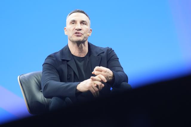 05 May 2026, Hamburg: Former Ukrainian world boxing champion Wladimir Klitschko speaks on stage during the OMR digital trade fair at the Hamburg Messe exhibition halls. Photo: Marcus Brandt/dpa
