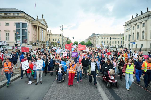 05 May 2026, Berlin: People demonstrate in the city center under the slogan "Together for Greater Inclusion" to mark the European Day of Protest for the Equality of People with Disabilities. Photo: Annette Riedl/dpa
