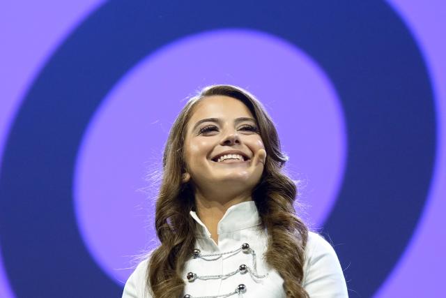 05 May 2026, Hamburg: German singer Zah1de speaks on stage during the OMR digital trade fair at the Hamburg Messe exhibition halls. Photo: Marcus Brandt/dpa