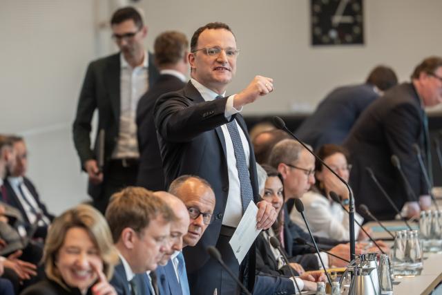 05 May 2026, Berlin: Jens Spahn, Christian Democratic Union (CDU)/Christian Social Union (CSU) parliamentary group leader in the Bundestag, speaks alongside Chancellor Friedrich Merz at the start of the CDU/CSU parliamentary group meeting in the Bundestag. Photo: Michael Kappeler/dpa