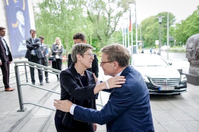 06 May 2026, Berlin: German Minister of Foreign Affairs Johann Wadephul (R) welcomed by President of the Konrad Adenauer Foundation Annegret Kramp-Karrenbauer at the Adenauer Conference on Germany's Role in International Politics, held at the Konrad Adenauer Foundation. Photo: Kay Nietfeld/dpa