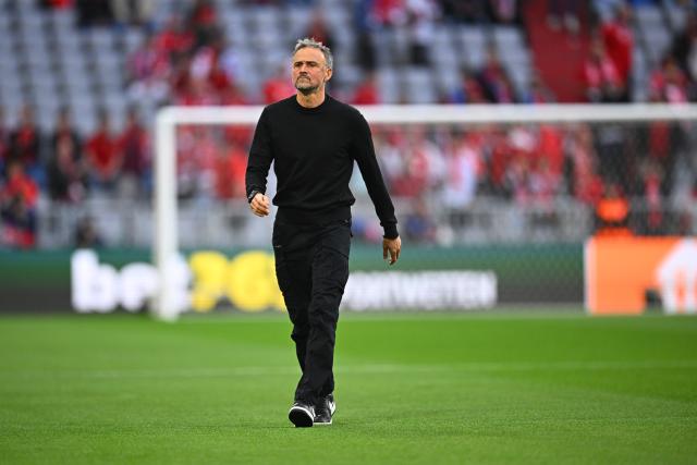 06 May 2026, Bavaria, Munich: Paris Saint-Germain coach Luis Enrique is pictured during a pitch inspection before the UEFA Champions League semi-final, second leg soccer match between Bayern Munich and Paris Saint-Germain at the Allianz Arena. Photo: Tom Weller/dpa
