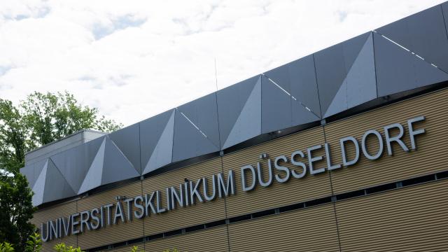 08 May 2026, North Rhine-Westphalia, Duesseldorf: View of the University Hospital Duesseldorf. Following the hantavirus outbreak on a cruise ship, a person who had been in contact with an infected individual has been transferred to the infection center. Photo: Rolf Vennenbernd/dpa